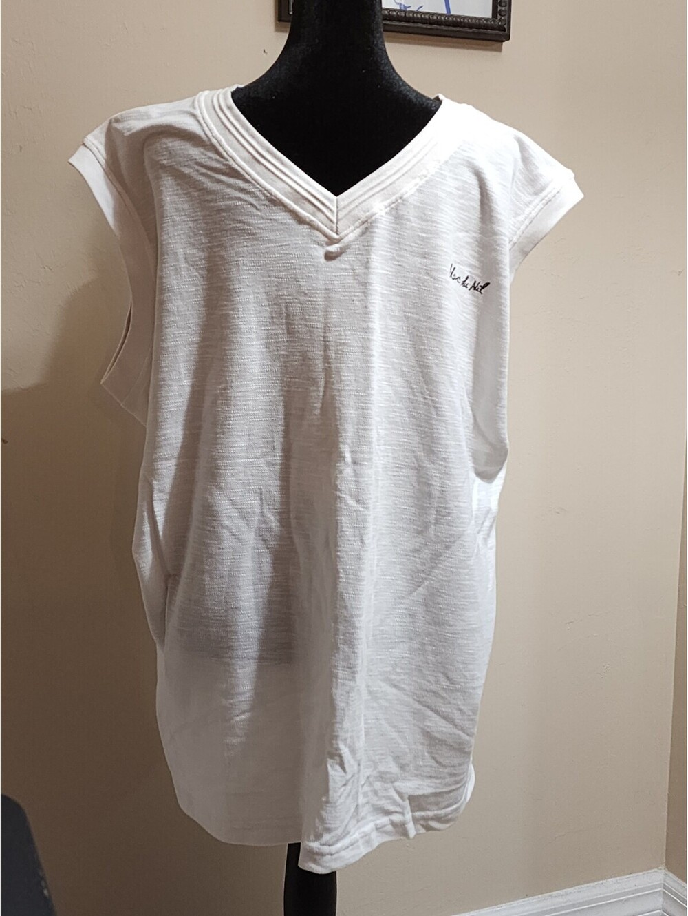 Blanc du Nil Men XXL White Sleeveless V-Neck Shirt